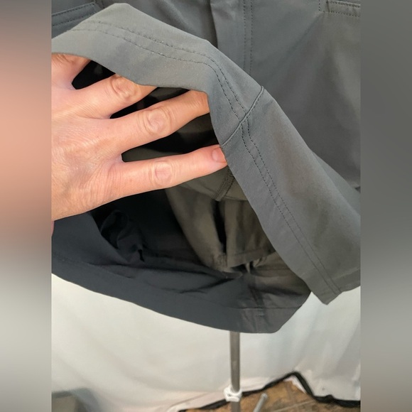 Eddie Bauer Charcoal Button-Detail Skort size 4 - Picture 5 of 6